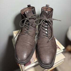 Karl Lagerfeld Brown Size 10 Men’s Chukka Leather Boots with Lace-Up Design